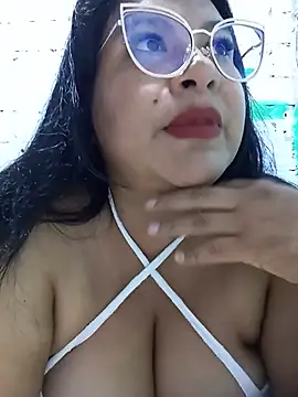Snapshot of celeste122595 chatting on May 30, 3:03 am celeste122595 online show from May 30, 3:03 am