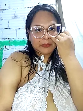 Snapshot of celeste122595 chatting on July 25, 3:48 am celeste122595 online show from July 25, 3:48 am