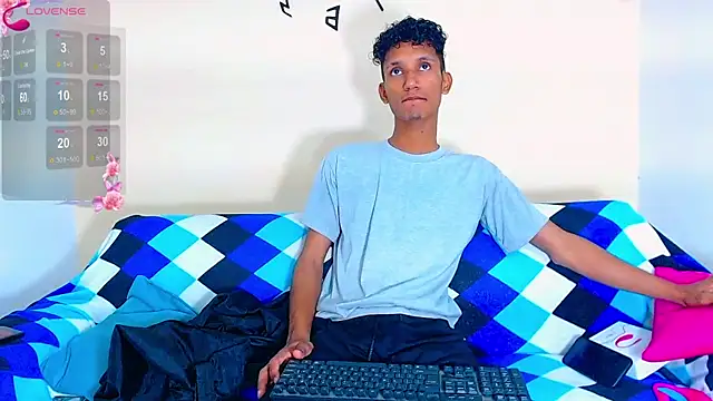 dabryan8 online show from December 16, 11:15 am