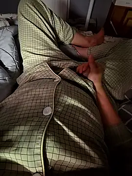 Snapshot of parkpark2 chatting on December 15, 2:10 pm parkpark2 online show from December 15, 2:10 pm