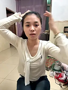 aaaaawhate online show from January 8, 11:23 am