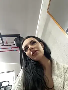 wwwdddccc1 online show from April 4, 8:28 pm