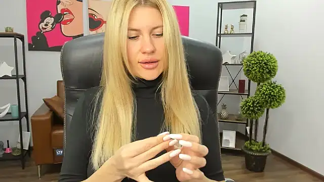 Snapshot of AryaAltkerer chatting on November 27, 1:46 pm AryaAltkerer online show from November 27, 1:46 pm