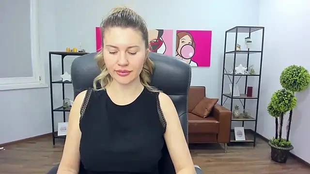 Snapshot of AryaAltkerer chatting on February 3, 12:21 pm AryaAltkerer online show from February 3, 12:21 pm