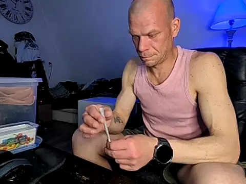 Kinky Play1 online show from April 15, 7:58 pm