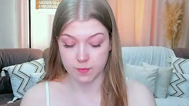 Stella Light online show from April 16, 11:00 am