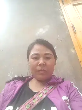 Snapshot of Lilian-n chatting on November 4, 6:01 am Lilian-n online show from November 4, 6:01 am