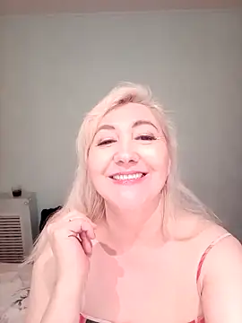 Snapshot of LadyKriss chatting on March 6, 10:28 pm LadyKriss online show from March 6, 10:28 pm