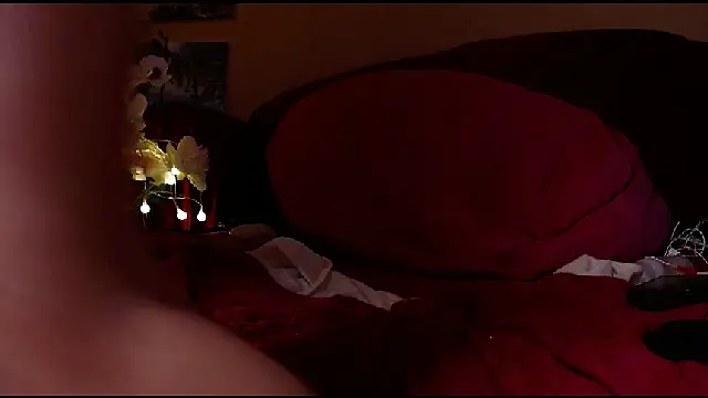 Snapshot of GloriaUpperLove chatting on March 3, 12:48 pm GloriaUpperLove online show from March 3, 12:48 pm