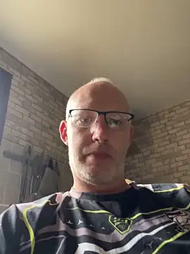 Cedric7653 online show from May 31, 7:48 am