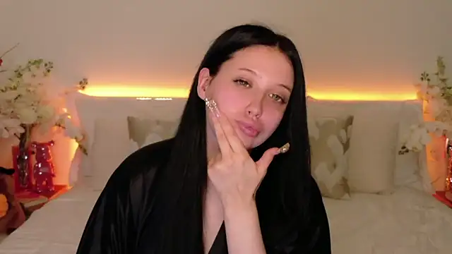 Felicia Herceg online show from October 23, 6:50 pm