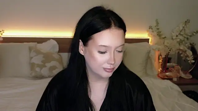 Felicia Herceg online show from October 24, 6:04 pm