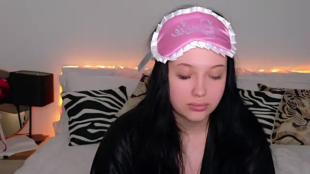 Felicia Herceg online show from November 1, 7:16 pm