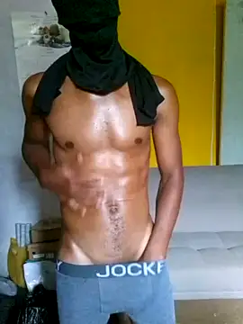 Snapshot of 876tom chatting on March 12, 8:37 pm 876tom online show from March 12, 8:37 pm