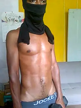 Snapshot of 876tom chatting on April 16, 6:19 pm 876tom online show from April 16, 6:19 pm