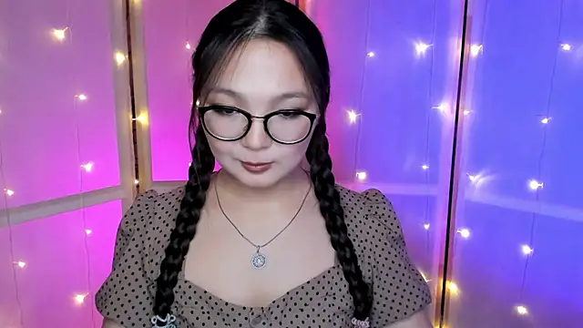 Nikki-awesome online show from November 4, 4:28 pm