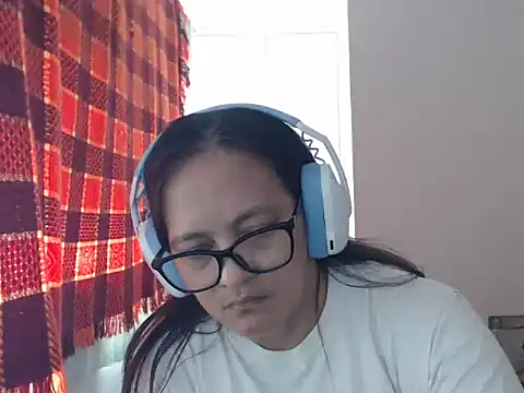 Snapshot of Kinkybela2025 chatting on May 8, 1:00 am Kinkybela2025 online show from May 8, 1:00 am