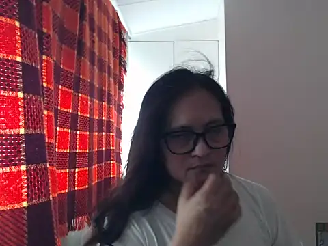 Snapshot of Kinkybela2025 chatting on May 25, 12:16 am Kinkybela2025 online show from May 25, 12:16 am