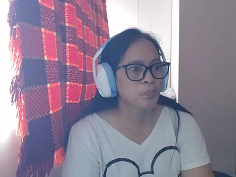 Snapshot of Kinkybela2025 chatting on June 1, 1:40 am Kinkybela2025 online show from June 1, 1:40 am