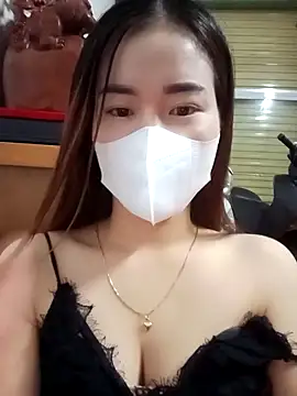 Snapshot of Family-Lovee chatting on November 1, 9:06 pm Family-Lovee online show from November 1, 9:06 pm