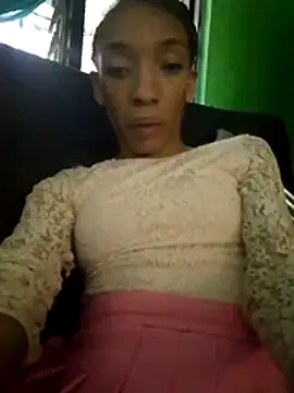 Snapshot of YAILIN_04 chatting on July 4, 8:37 pm YAILIN 04 online show from July 4, 8:37 pm
