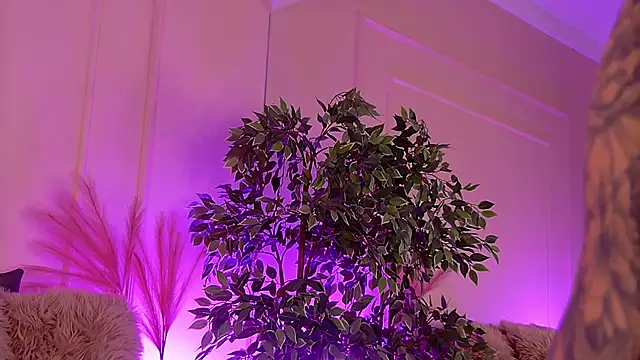 CrystalRedx online show from January 9, 6:05 am