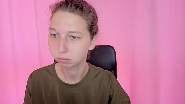 CuteEllii online show from October 21, 9:32 am