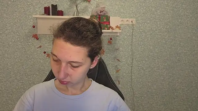 CuteEllii online show from December 23, 5:16 am