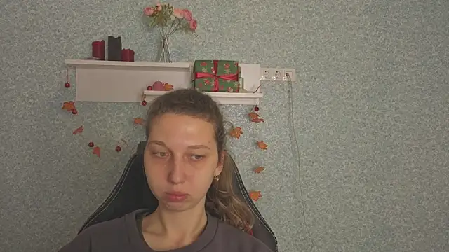 CuteEllii online show from January 9, 5:43 am