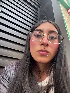 Violeet-Smith online show from October 27, 1:15 pm