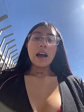 Violeet-Smith online show from November 27, 3:03 pm