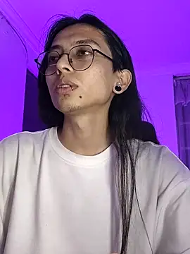 Snapshot of _Astrea_ chatting on February 5, 8:24 pm Astrea online show from February 5, 8:24 pm