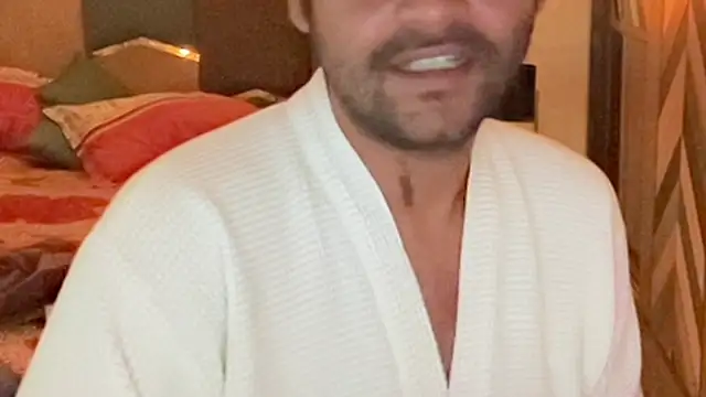 MakeMeAwareAah online show from October 20, 3:01 pm