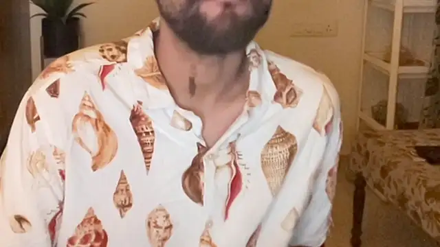 MakeMeAwareAah online show from December 18, 6:03 pm