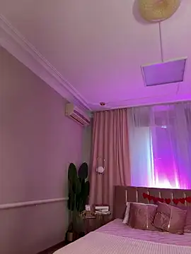 HugeBoobsAlice online show from November 23, 1:11 pm