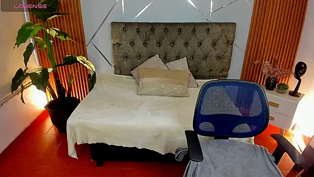 camilaa lux online show from November 29, 12:52 pm