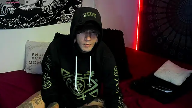 Snapshot of cleoo_jhonny chatting on November 10, 2:10 am cleoo jhonny online show from November 10, 2:10 am