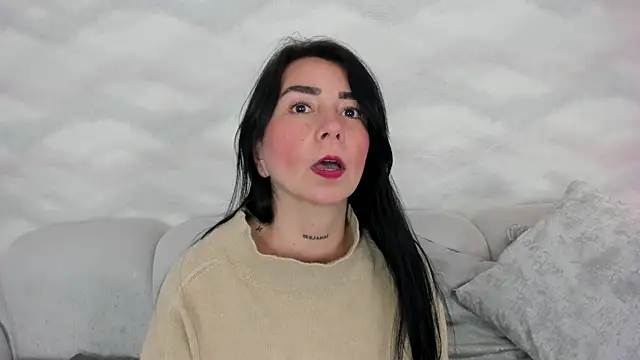 Snapshot of AnnieLove_ chatting on November 19, 12:49 pm AnnieLove online show from November 19, 12:49 pm