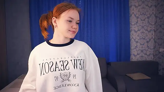 KarlynGow online show from December 2, 7:03 am