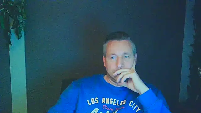 Woody Longbong online show from November 4, 5:34 pm