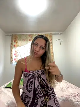 Snapshot of loirinha001 chatting on October 26, 8:26 pm loirinha001 online show from October 26, 8:26 pm