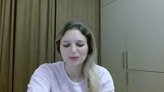 ElisSky301 online show from November 10, 11:15 pm