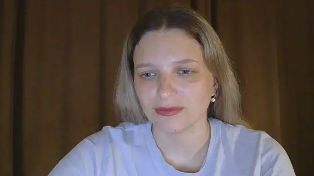 Snapshot of ElisSky301 chatting on April 24, 7:49 pm ElisSky301 online show from April 24, 7:49 pm