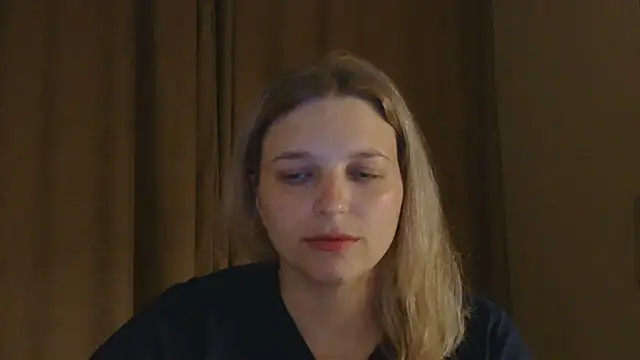 Snapshot of ElisSky301 chatting on May 13, 8:27 pm ElisSky301 online show from May 13, 8:27 pm