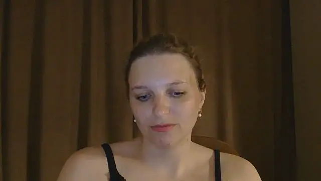 Snapshot of ElisSky301 chatting on May 23, 8:13 pm ElisSky301 online show from May 23, 8:13 pm