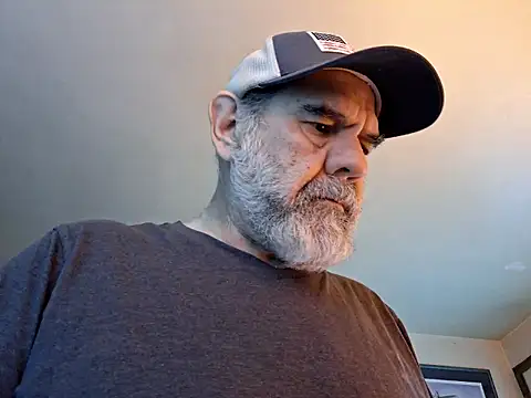 Snapshot of pena633 chatting on May 15, 12:01 pm pena633 online show from May 15, 12:01 pm