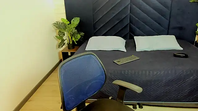 Lil James online show from February 19, 8:05 pm