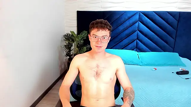 Lil James online show from March 6, 4:09 am