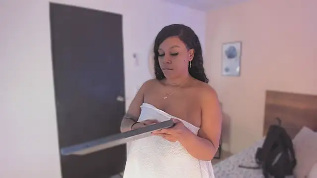 YariRose online show from January 7, 1:35 pm