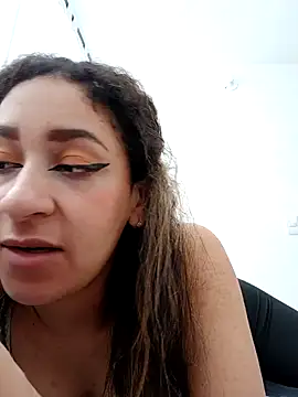 Snapshot of medussa_sexi chatting on March 4, 7:09 pm medussa sexi online show from March 4, 7:09 pm